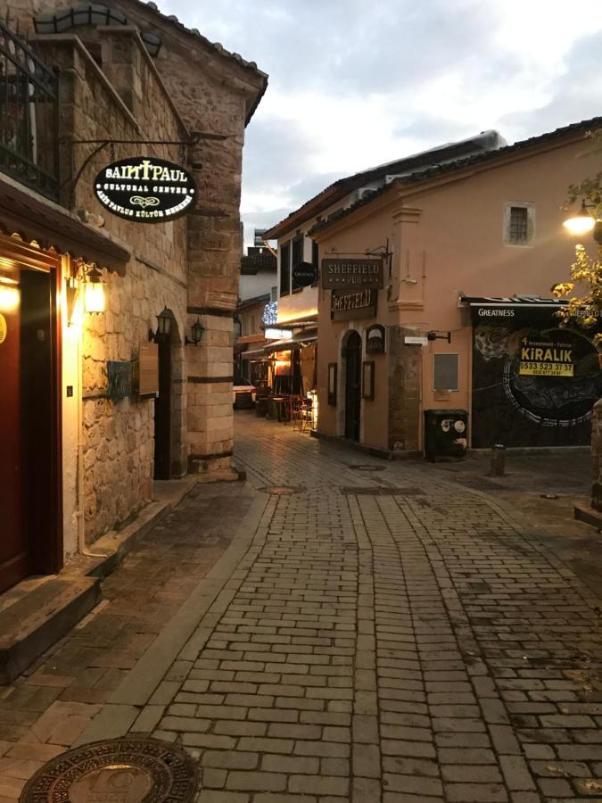 Gagarin Pub & Hotel Анталья Экстерьер фото
