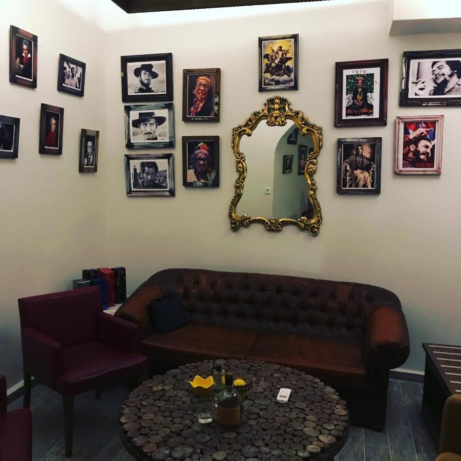 Gagarin Pub & Hotel Анталья Экстерьер фото